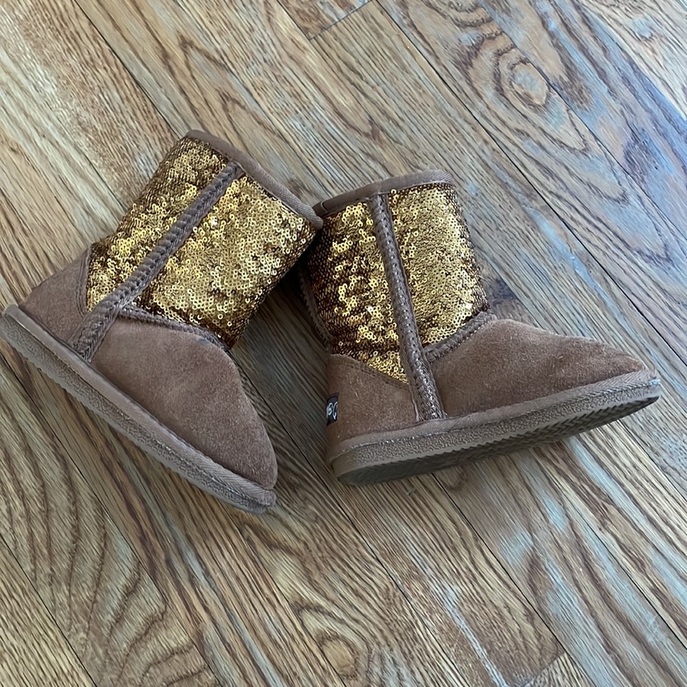 Sparkly sequence boot